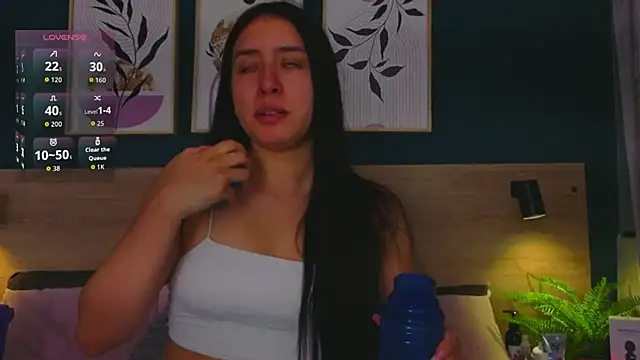 Snapshot of SarahMiler_ chatting on 27, 11, 2025 SarahMiler online show from 27, 11, 2025