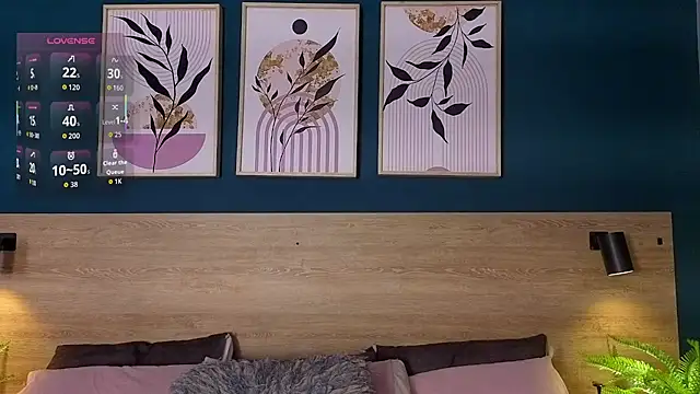 Snapshot of SarahMiler_ chatting on 28, 11, 2025 SarahMiler online show from 28, 11, 2025