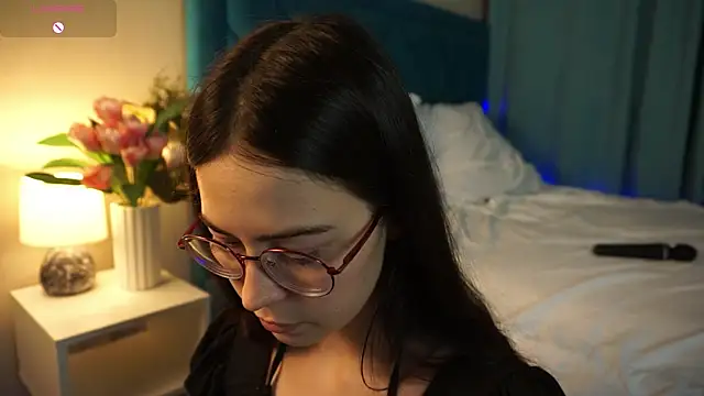 ywixos online show from 6, 11, 2025