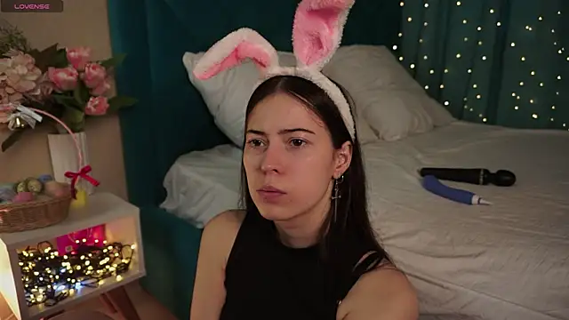 ywixos online show from 4, 4, 2026