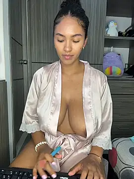 Snapshot of Mia_sweet80 chatting on 30, 11, 2025 Mia sweet80 online show from 30, 11, 2025