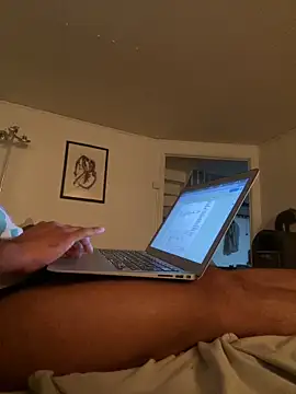 latina-pene online show from 13, 10, 2025