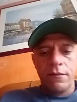 Snapshot of leon8013A chatting on 15, 9, 2025 leon8013A online show from 15, 9, 2025