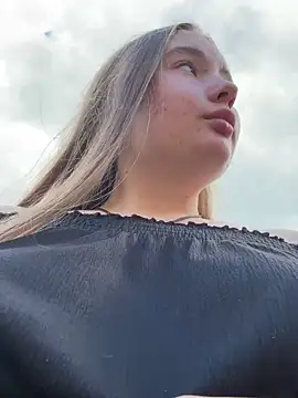 Snapshot of StephanieMur chatting on 10, 9, 2025 StephanieMur online show from 10, 9, 2025