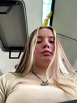 Snapshot of StephanieMur chatting on 22, 9, 2025 StephanieMur online show from 22, 9, 2025