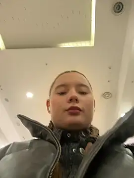 Snapshot of StephanieMur chatting on 11, 11, 2025 StephanieMur online show from 11, 11, 2025