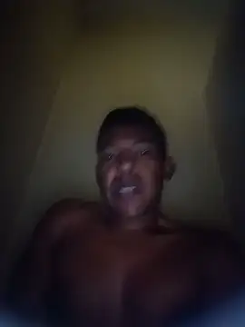 Snapshot of arnal32 chatting on 13, 9, 2025 arnal32 online show from 13, 9, 2025