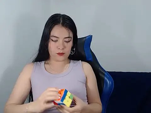 Snapshot of EloiseJun chatting on 20, 11, 2025 EloiseJun online show from 20, 11, 2025