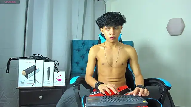 Snapshot of _taylor_black chatting on 10, 9, 2025 taylor black online show from 10, 9, 2025