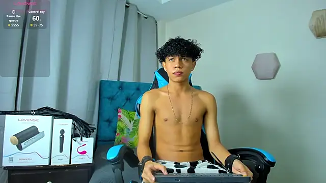 Snapshot of _taylor_black chatting on 11, 9, 2025 taylor black online show from 11, 9, 2025