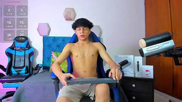 Snapshot of _taylor_black chatting on 24, 9, 2025 taylor black online show from 24, 9, 2025