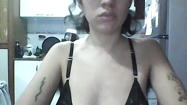 Snapshot of loliporomero chatting on 4, 4, 2026 loliporomero online show from 4, 4, 2026