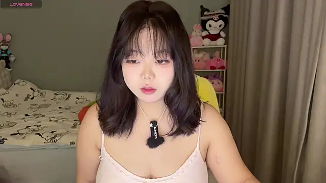 Kittenfishing online show from 10, 11, 2025