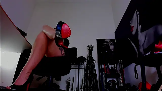 demisweet online show from 25, 2, 2026