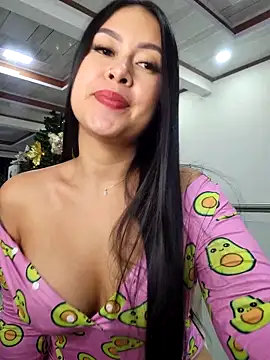 CrisMarulanda online show from 20, 11, 2025