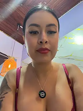 Snapshot of CrisMarulanda chatting on 13, 7, 2026 CrisMarulanda online show from 13, 7, 2026