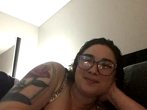 Snapshot of paigeycakes chatting on 22, 11, 2025 paigeycakes online show from 22, 11, 2025