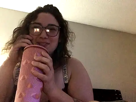 Snapshot of paigeycakes chatting on 27, 11, 2025 paigeycakes online show from 27, 11, 2025