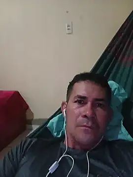 Snapshot of Renan1532 chatting on 8, 7, 2026 Renan1532 online show from 8, 7, 2026
