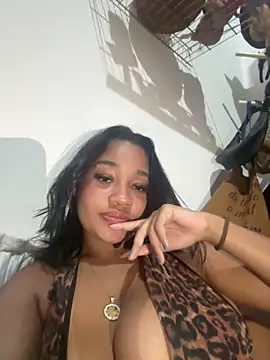 hillarymoreninha online show from 25, 9, 2025