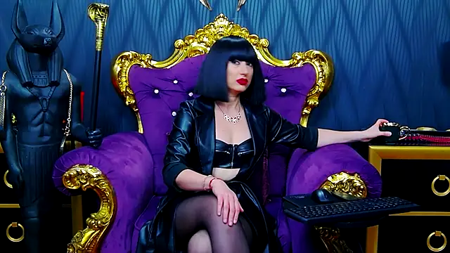 LaraMaeve online show from 2, 10, 2025