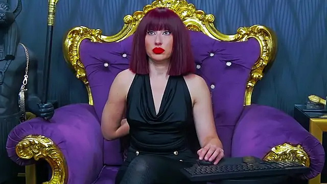 Snapshot of LaraMaeve chatting on 5, 8, 2026 LaraMaeve online show from 5, 8, 2026