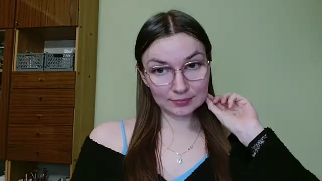 LooveELLYx online show from 18, 2, 2025