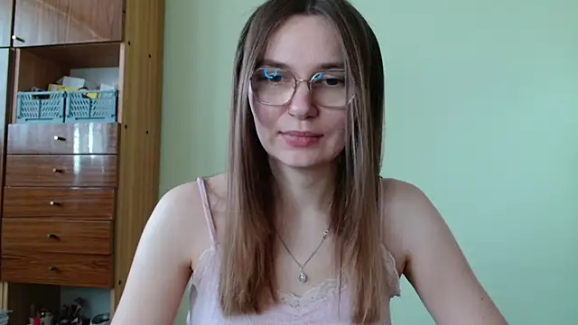 LooveELLYx online show from 26, 9, 2025