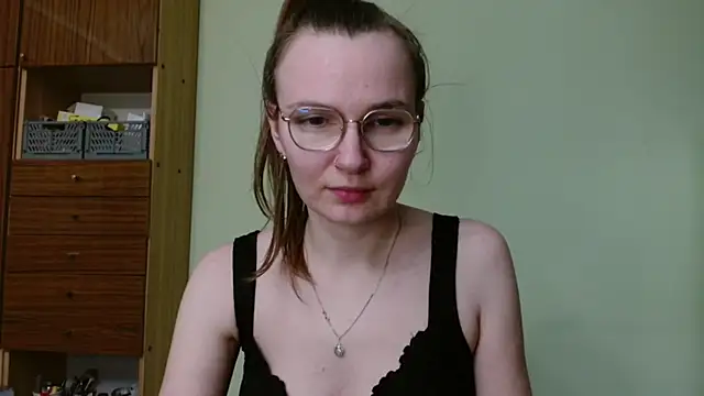 LooveELLYx online show from 30, 9, 2025