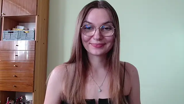 LooveELLYx online show from 13, 10, 2025