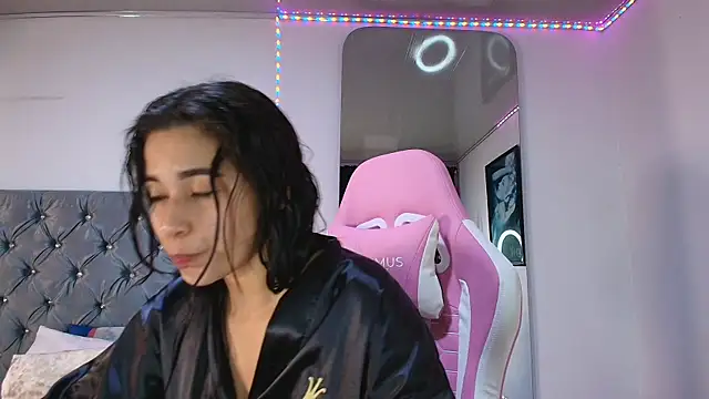 Snapshot of GraceWallace_ chatting on 29, 10, 2025 GraceWallace online show from 29, 10, 2025