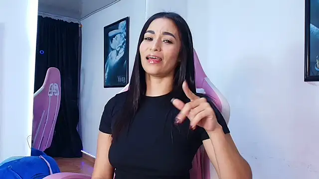Snapshot of GraceWallace_ chatting on 17, 7, 2026 GraceWallace online show from 17, 7, 2026