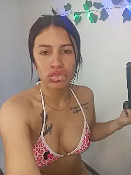 Snapshot of karinnahotdirty chatting on 7, 2, 2026 karinnahotdirty online show from 7, 2, 2026