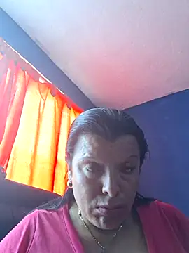 Snapshot of Hanna_Kieran chatting on 4, 12, 2025 Hanna Kieran online show from 4, 12, 2025