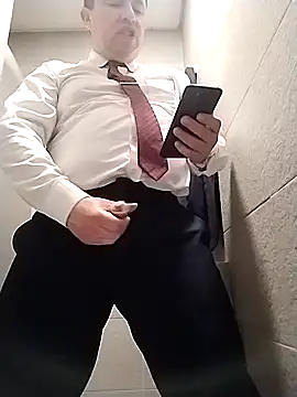 Snapshot of BigCristh79 chatting on 6, 10, 2025 BigCristh79 online show from 6, 10, 2025