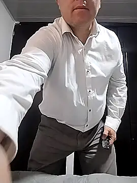 Snapshot of BigCristh79 chatting on 16, 10, 2025 BigCristh79 online show from 16, 10, 2025