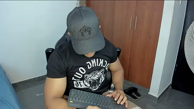 Evansdark1 online show from 14, 4, 2026