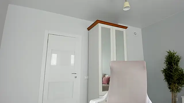 synop sis online show from 4, 10, 2025