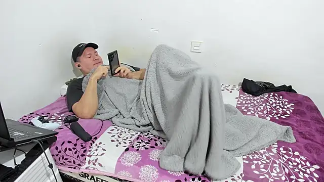 Snapshot of fuckynations chatting on 30, 12, 2024 fuckynations online show from 30, 12, 2024