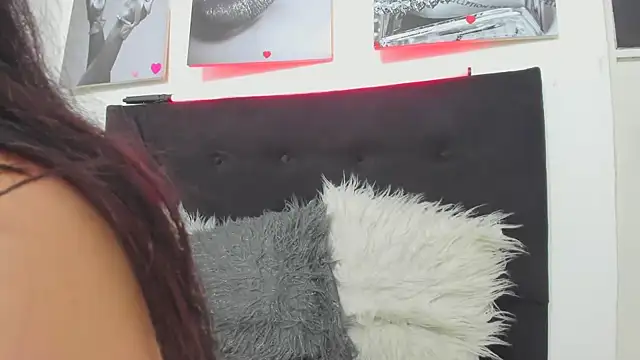 katherine blair online show from 8, 4, 2026