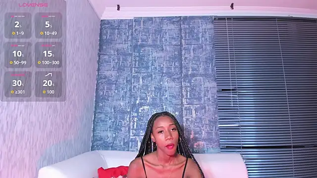 NathalyLeen online show from 27, 10, 2025