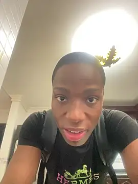 Snapshot of CharlesBrown_ chatting on 7, 5, 2026 CharlesBrown online show from 7, 5, 2026