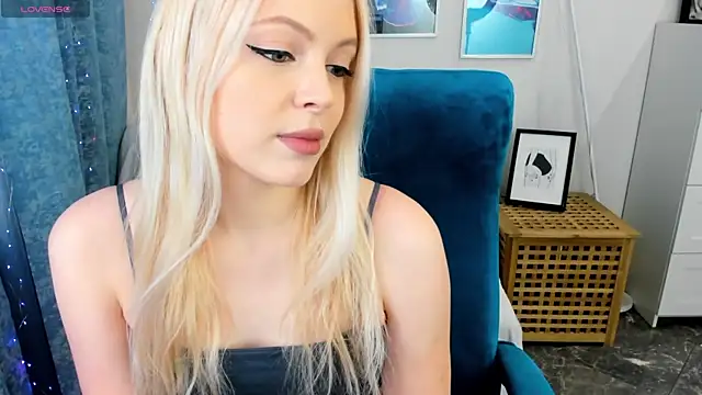 Snapshot of KatherineePierce chatting on 16, 5, 2026 KatherineePierce online show from 16, 5, 2026