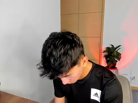 Snapshot of sweettaaron01 chatting on 17, 9, 2025 sweettaaron01 online show from 17, 9, 2025