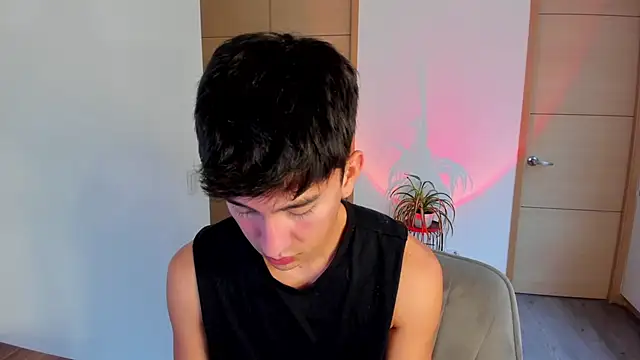 Snapshot of sweettaaron01 chatting on 30, 9, 2025 sweettaaron01 online show from 30, 9, 2025