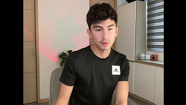 Snapshot of sweettaaron01 chatting on 7, 10, 2025 sweettaaron01 online show from 7, 10, 2025