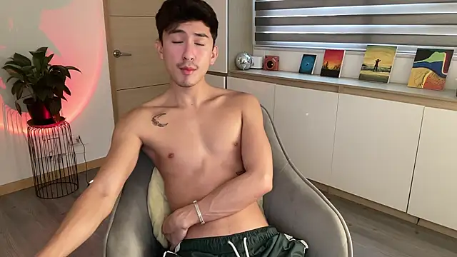 Snapshot of sweettaaron01 chatting on 9, 10, 2025 sweettaaron01 online show from 9, 10, 2025