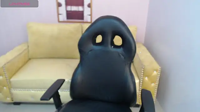 Snapshot of bellatrix_ch chatting on 16, 11, 2025 bellatrix ch online show from 16, 11, 2025