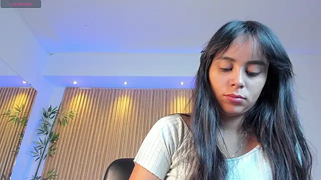 Snapshot of freyja_sweet_ chatting on 13, 10, 2025 freyja sweet  online show from 13, 10, 2025