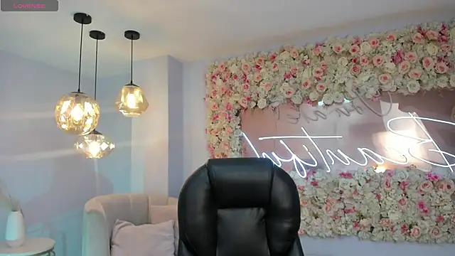 SarahYates online show from 18, 4, 2026